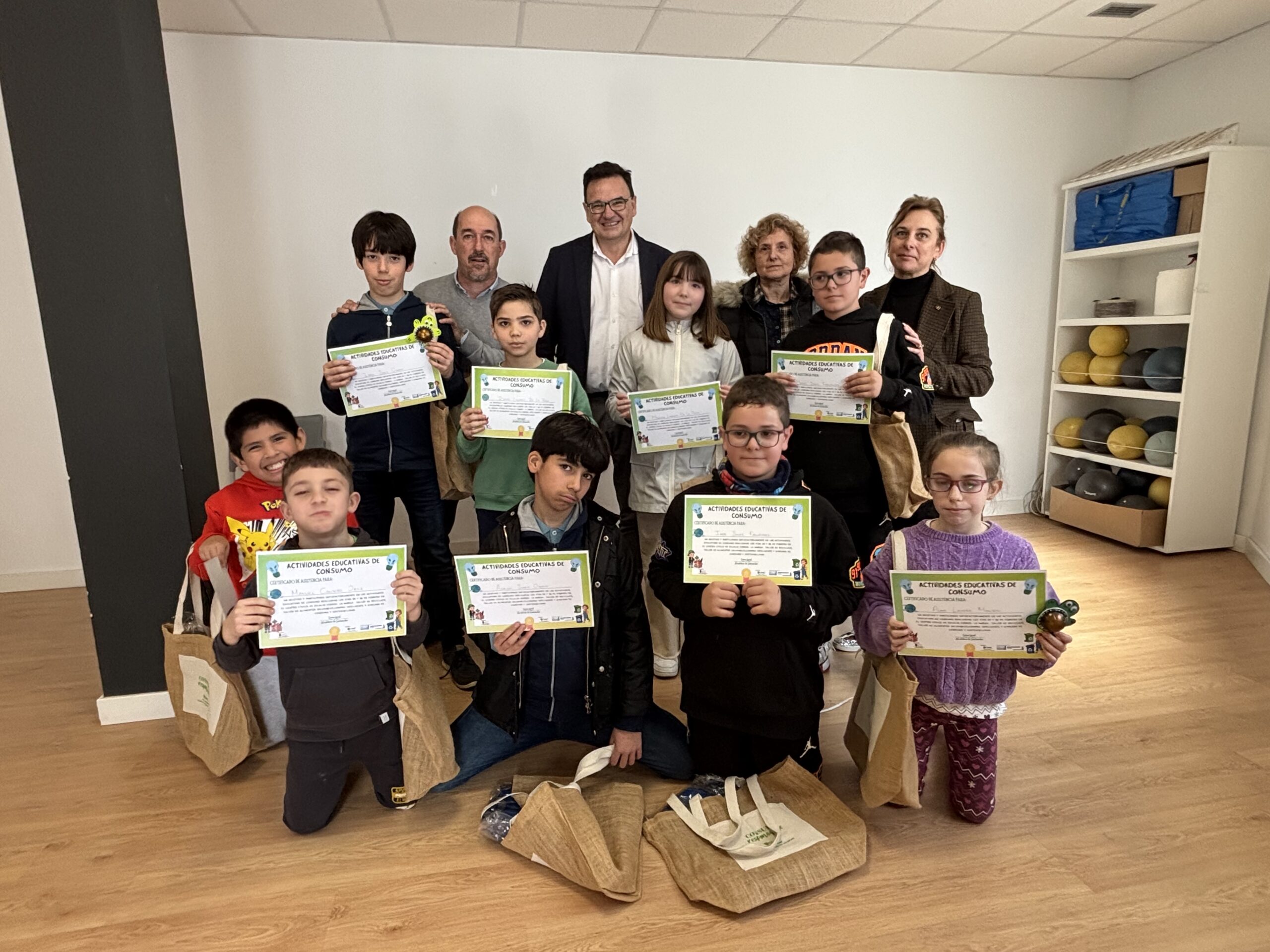 El Gobierno de Cantabria refuerza el papel de las oficinas municipales de información al consumidor con una ayuda de 200.000 euros